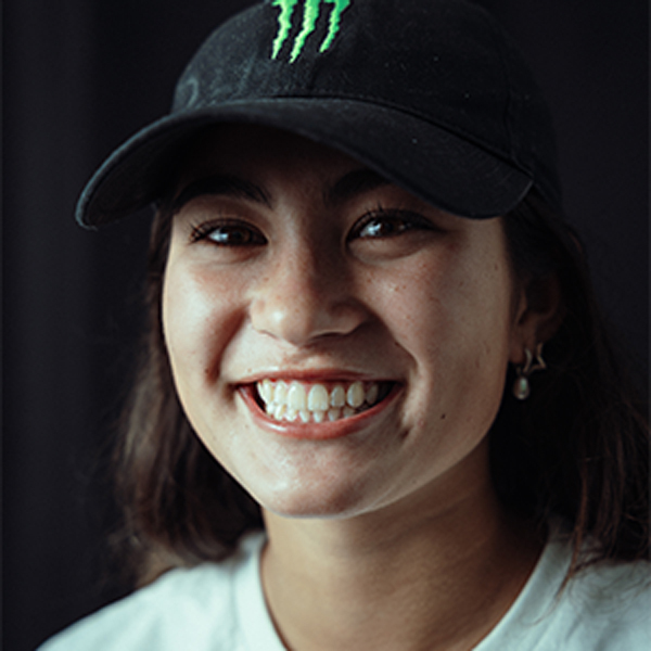 Arisa Trew professional skateboard setup