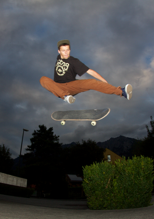 Jonny Giger professional skateboard setup